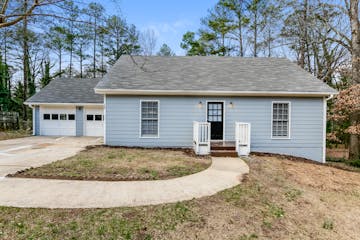 17 Juliana Ct Ellenwood, GA 30294